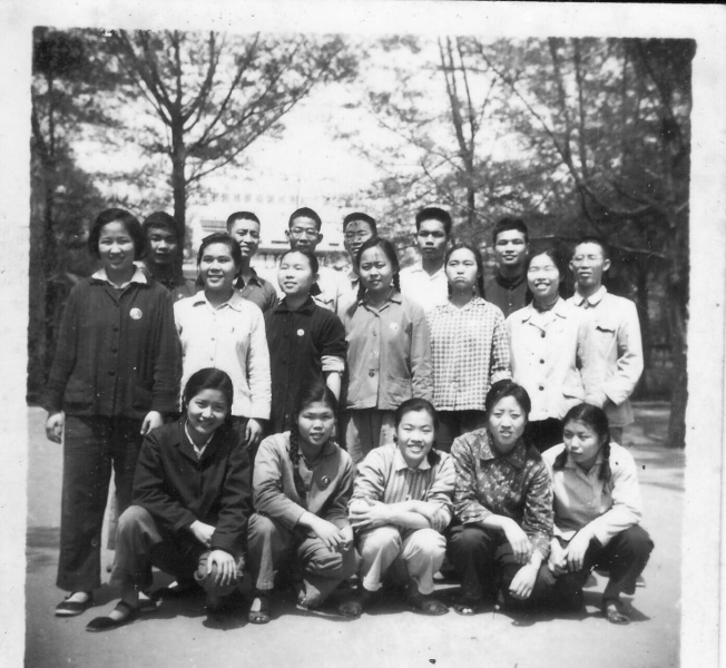 文件:在附中的照片.jpg