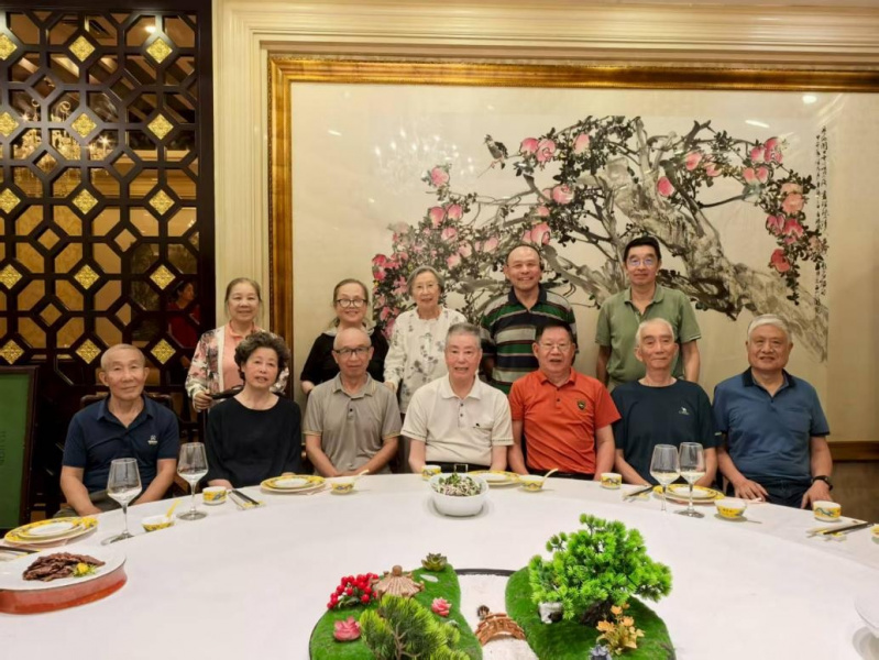 文件:寻访父辈抗战足迹1.jpg