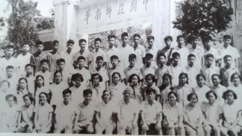 文件:华附65届初三2班的毕业照（2）-1.jpg