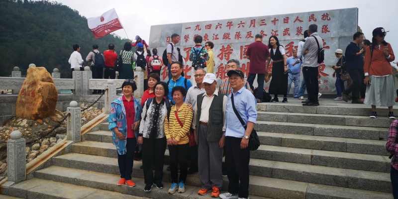 文件:参加活动的红二代同学的照片（2）-1.jpg