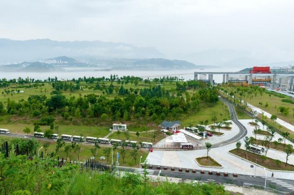 三峡大坝-无心插柳柳成荫03.jpg